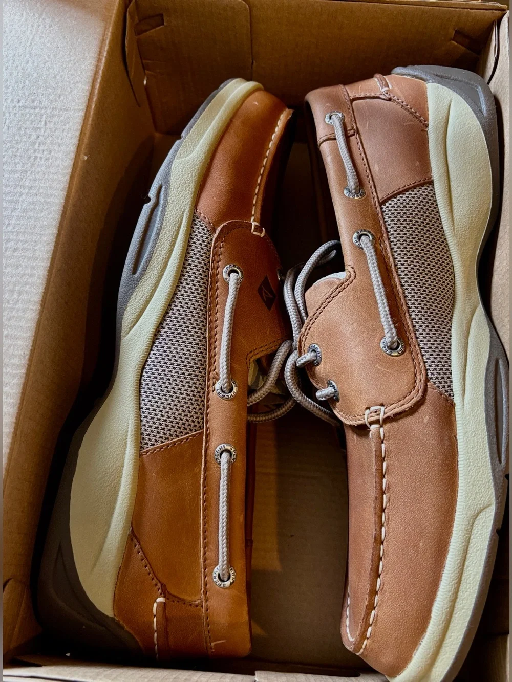 Sperry Intrepid Boat Shoes, Cognac Leather with Breathable Sides, NIB Retail $89